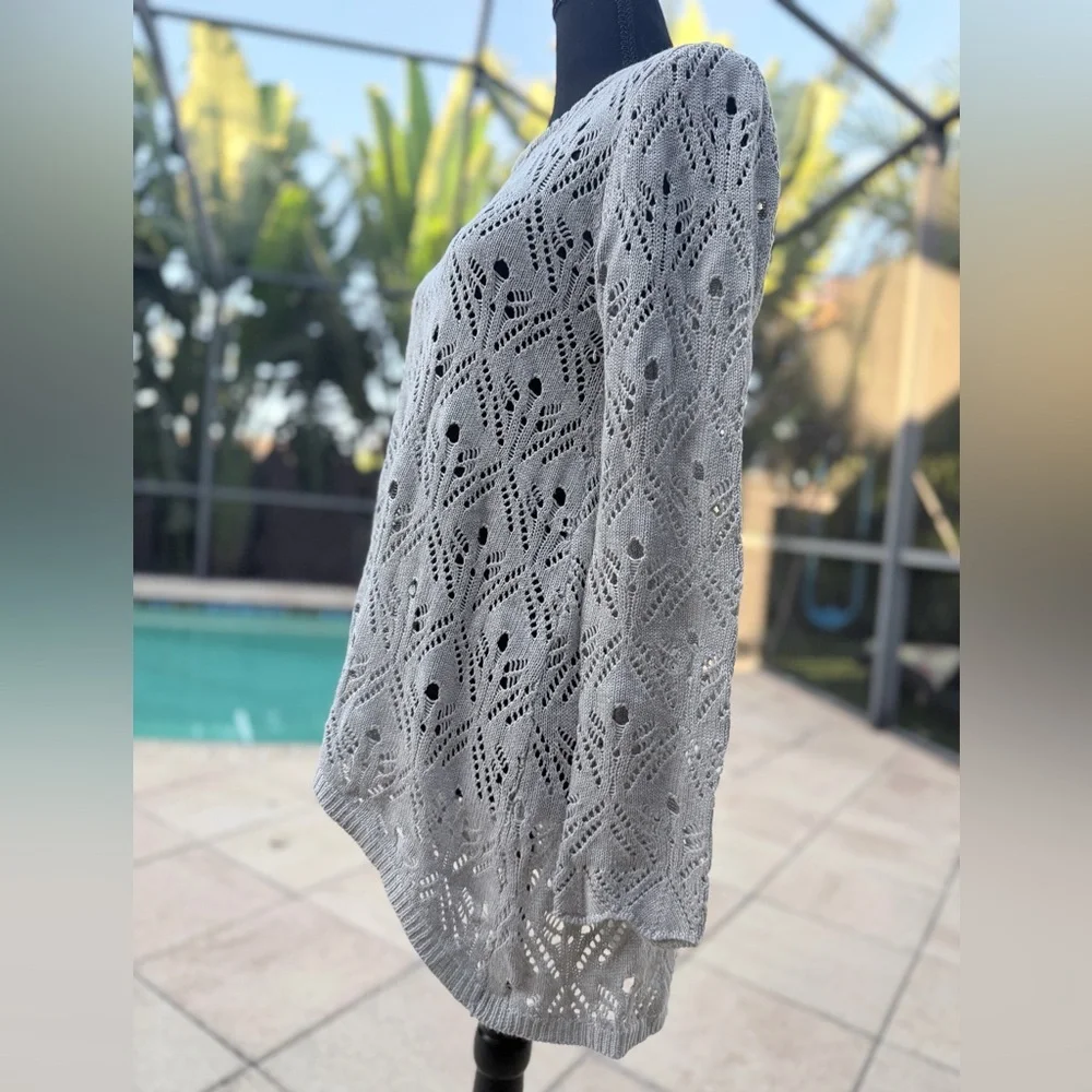 Grace & Lace Light Gray Pointelle Knit Hi-Low Sweater (18”p2p) - Picture 4 of 9